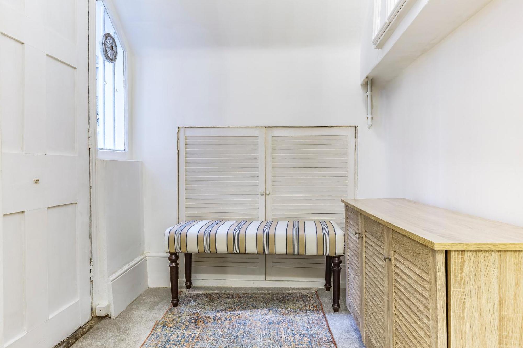 The Kensington Escape - 2 Bedroom *